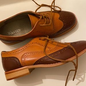 Leather Wing tips sz 6